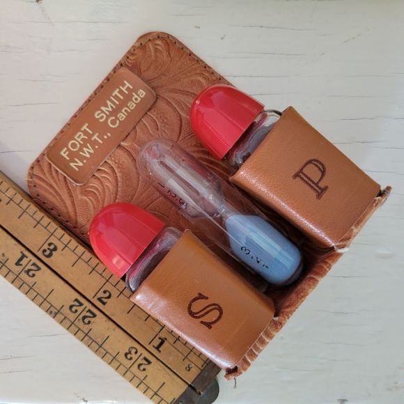 Fort Smith Vintage Salt & Pepper Cook Timer Hand Tooled Leather Travel Set - Picture 2 of 9